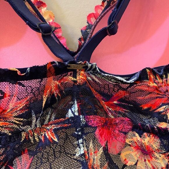 Pink Victoria’s Secret Push-up Bra Women Size M - Picture 6 of 10